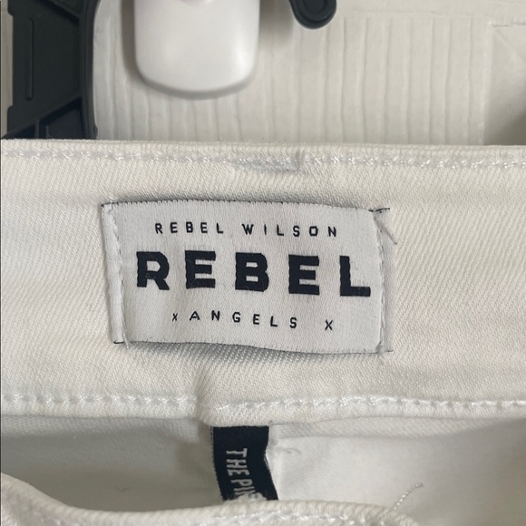 Aurell Women's White Jeans - Picture 2 of 4